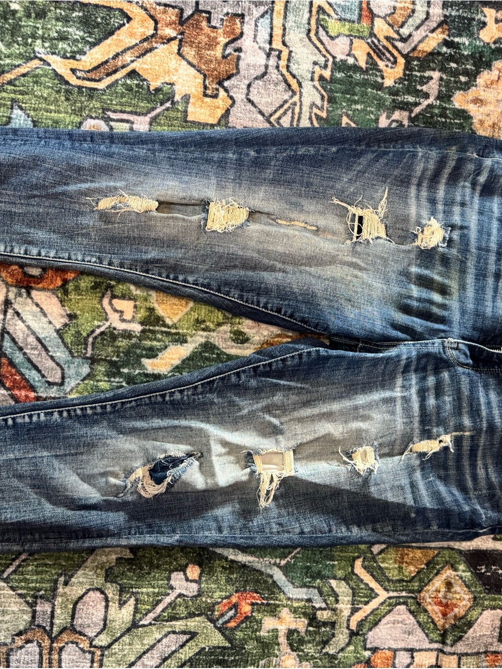 Distressed women’s Blue Denim Jeans - Casual Ripped Style